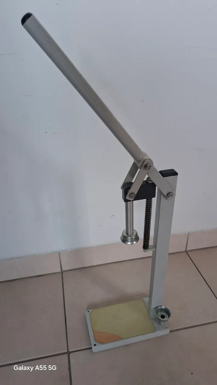 Arrolhador de Garrafa Manual - Eficiência e Praticidade