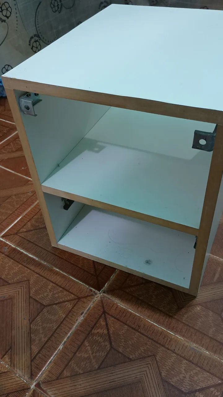 Criado mudo / suspenso / 42x40<br>$ 40,00 - Foto 3