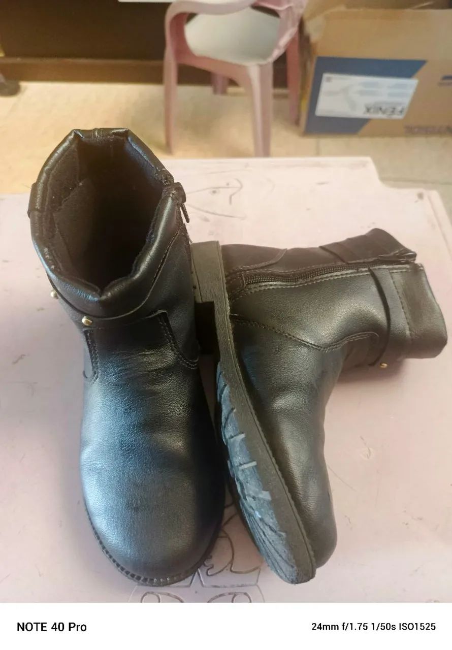 Botas de couro pretas - Foto 2