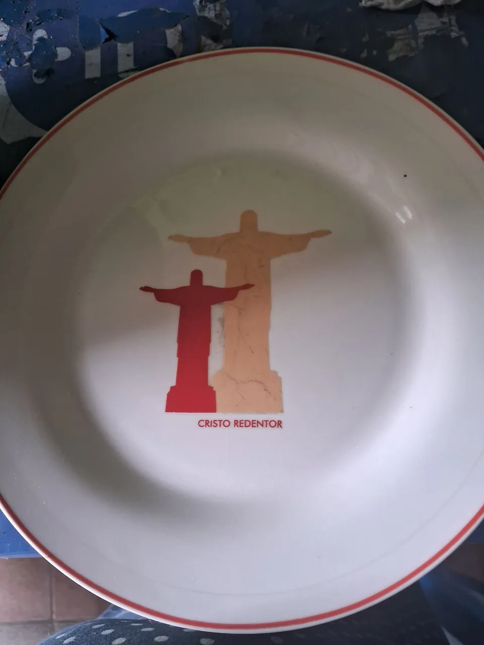Coleção de pratos de porcelanas de pontos turísticos do Rio de Janeiro