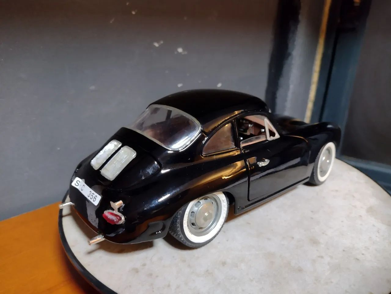 Porsche 356b 1/18 Bburago com detalhes  - Foto 2