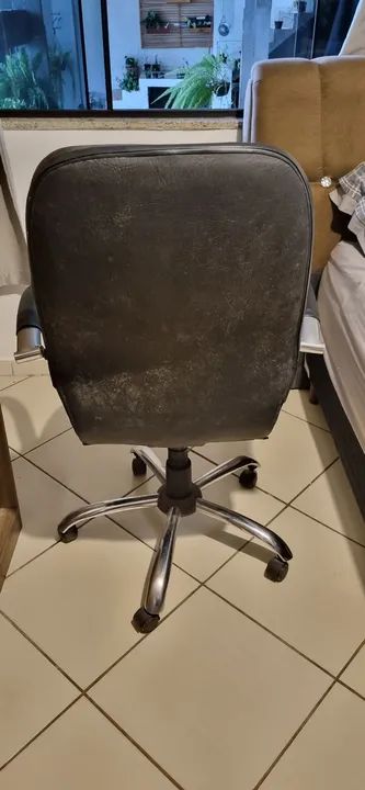 Doa-se cadeira de escritório usada - Foto 3