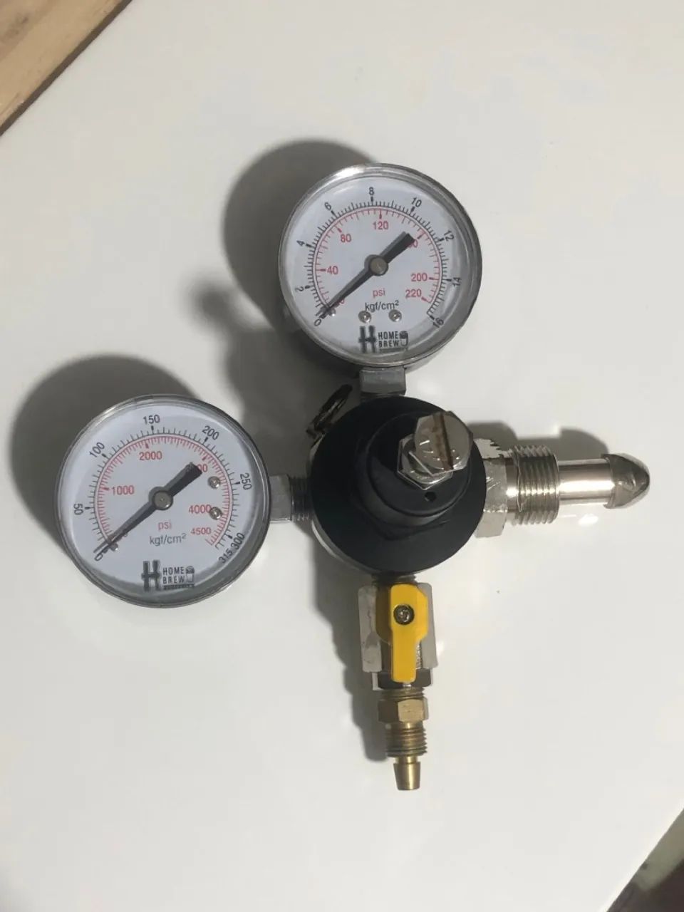 Regulador de pressão para equipamentos comerciais