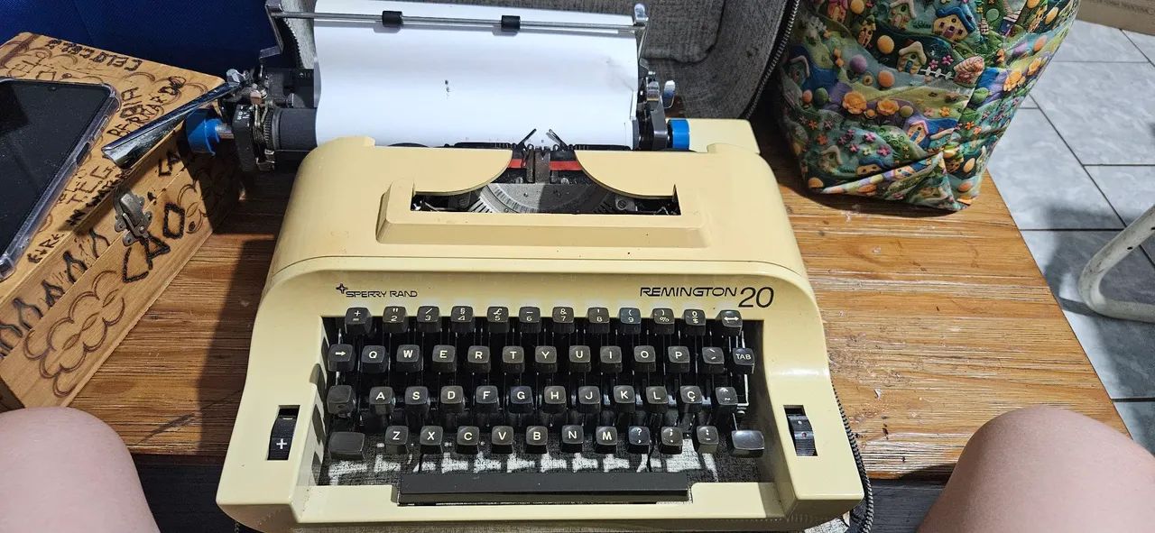 Vintage Typewriter REMINGTON 20, 1973