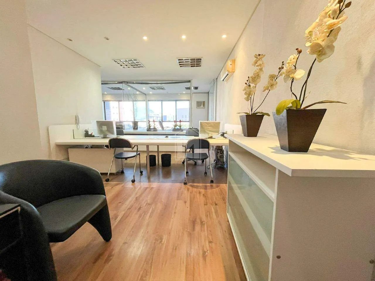 Livia Machado vende conjunto de salas 67m² na Enseada do Sua - Vitória/ES - Foto 2