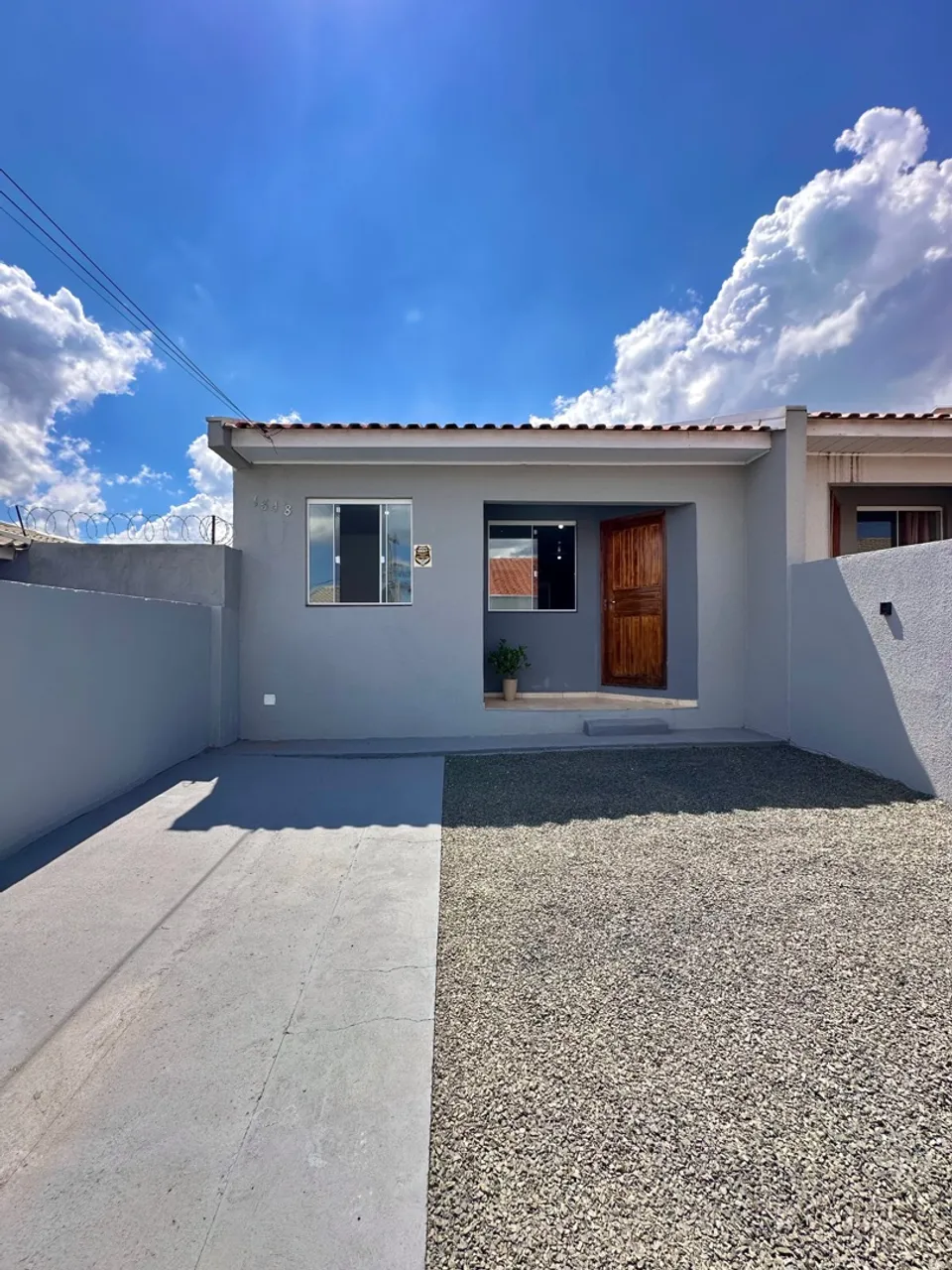 Casa em Ponta Grossa no bairro Neves Lagoa Dourada