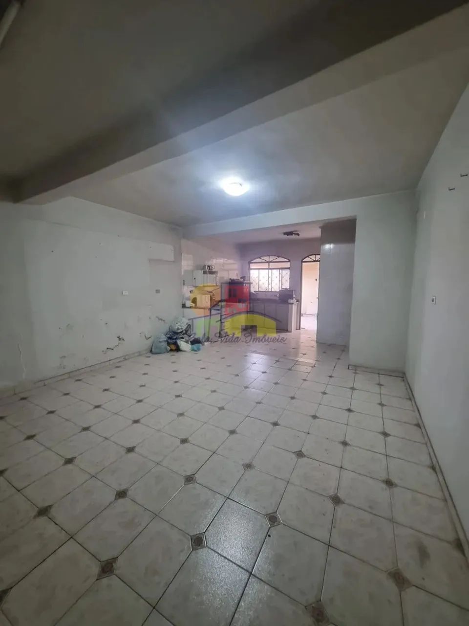CASA ASSOBRADADA 356 M² 4 DORMS/1SUITE