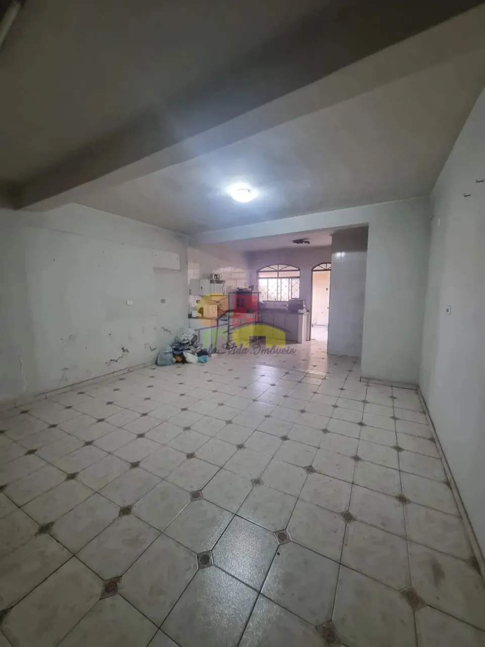 CASA ASSOBRADADA 356 M² 4 DORMS/1SUITE