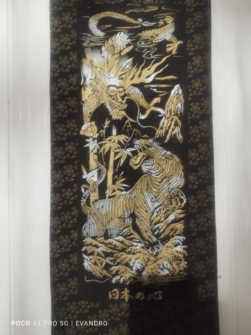 Desenho em tecido japonês.