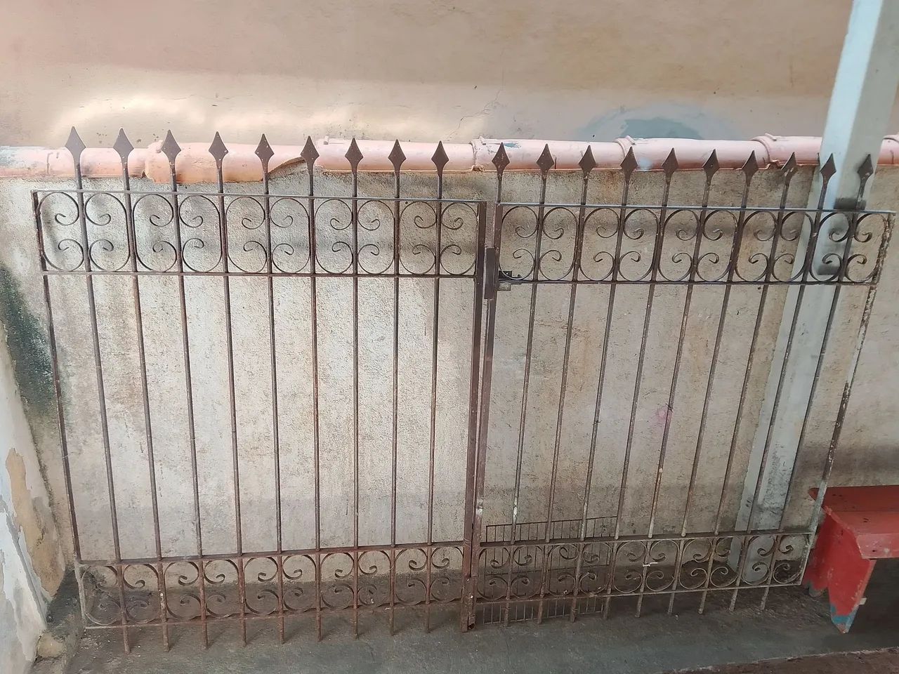 Vende-se este Portão 64385642918658120