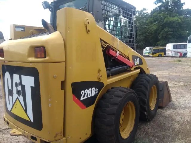 Mini Carregadeira Caterpillar 2012 - Foto 4