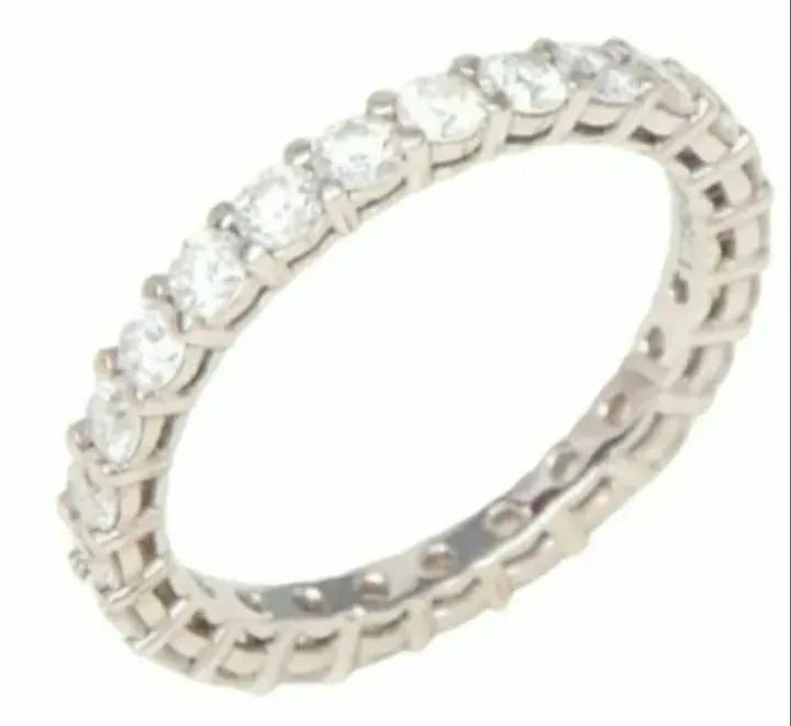 ALIANÇA INTEIRA DE DIAMANTES (1,75CT), EM OURO BRANCO 18K, NOVA, MARCA VIVARA.