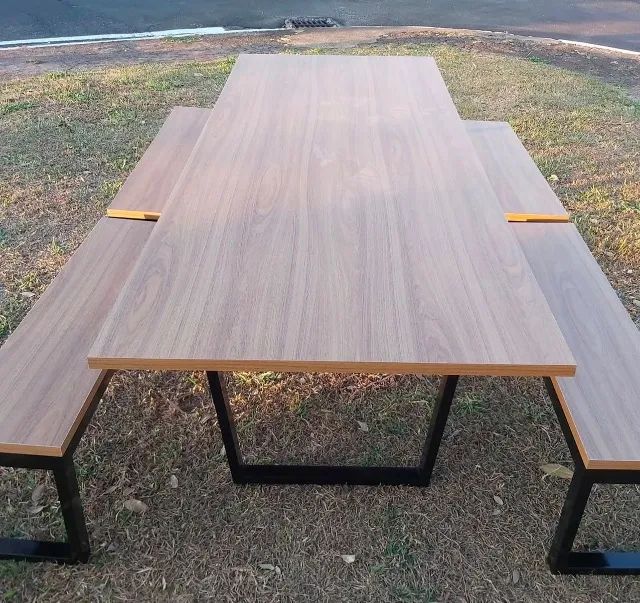 Mesa estilo industrial 2,20 X 1,00m com 4 bancos - Foto 3