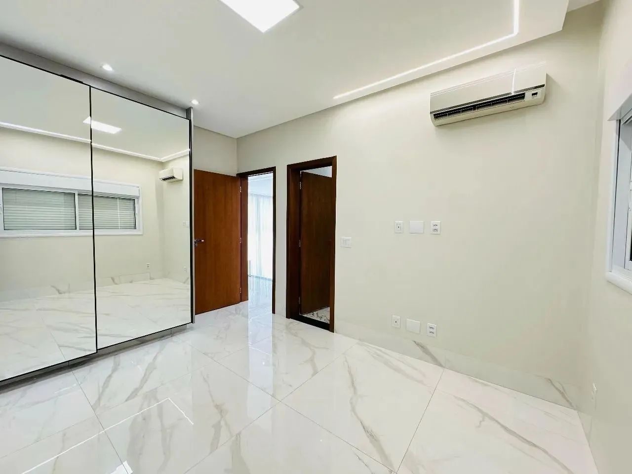 Lindo Sobrado Para Aluguel no Jardins Verona Sendo 4 Suites Plenas