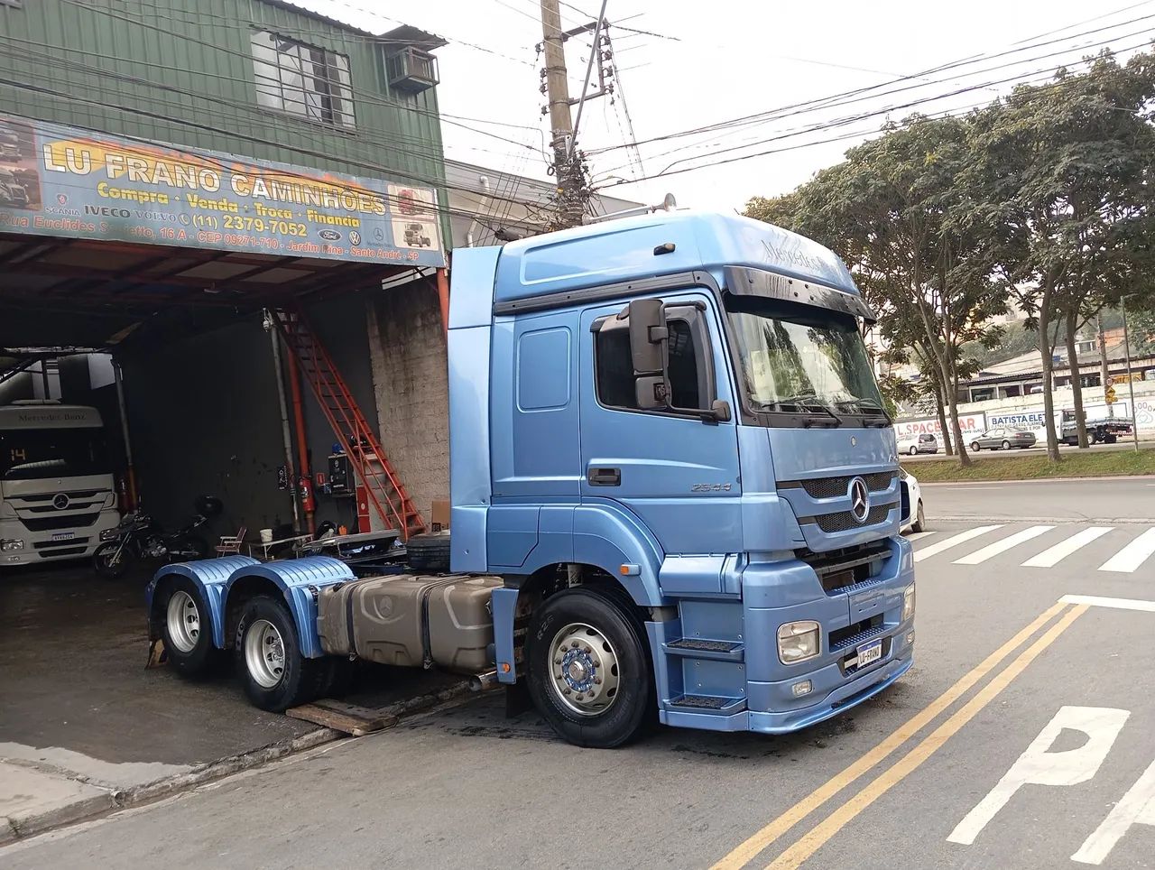 Axor 2544 2014 teto alto automático  - Foto 2