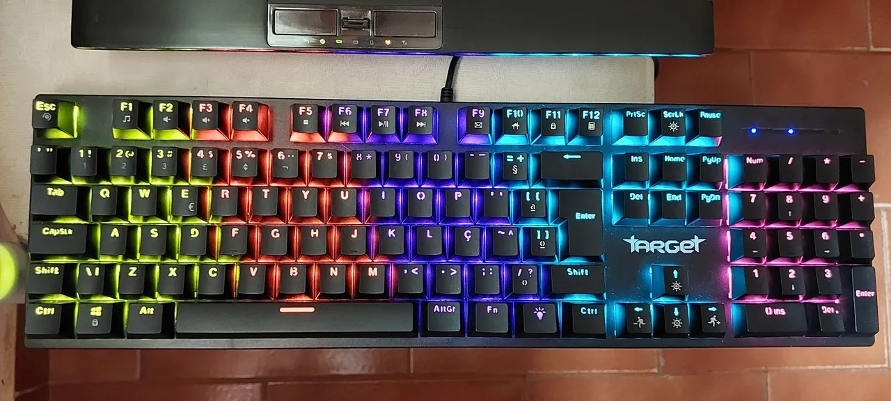 Teclado mecânico gamer target rgb