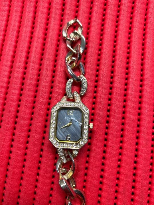 Relógio Feminino Style & Co com Pulseira de Elos