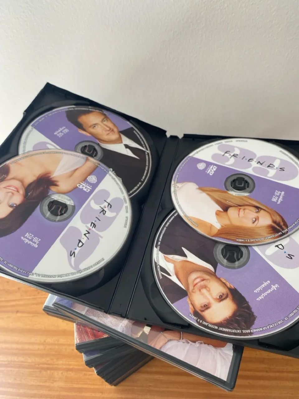 Coleção Completa de DVDs da Série Friends - Foto 5