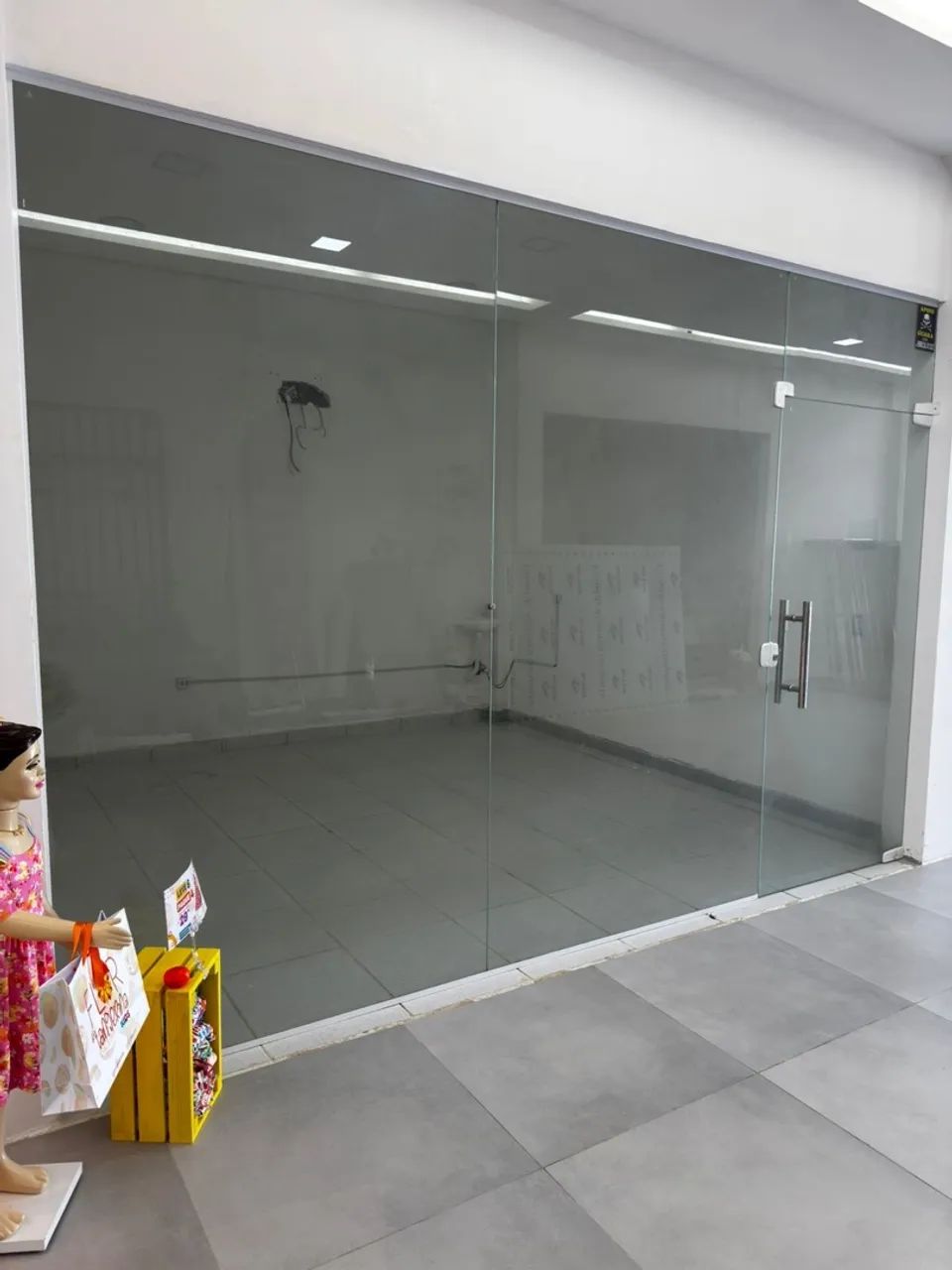 Excelentes Lojas e Salas comerciais na entrada do Shopping Guararapes - Foto 4