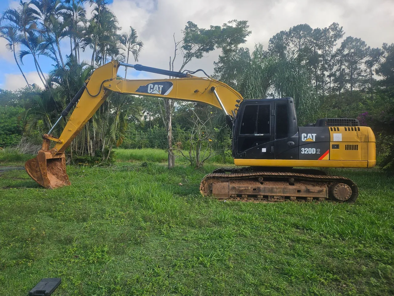 Escavadeira CAT 320D2