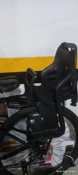Cadeirinha de bebê para bike - Foto 2