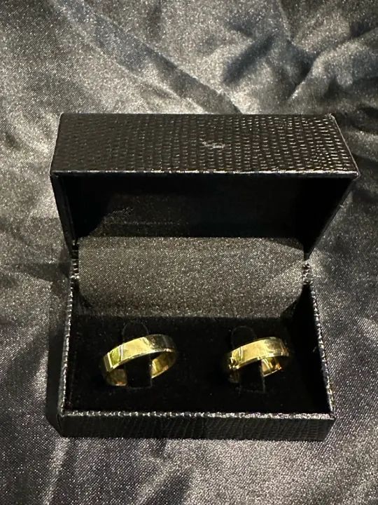 Par de alianças de ouro 18k