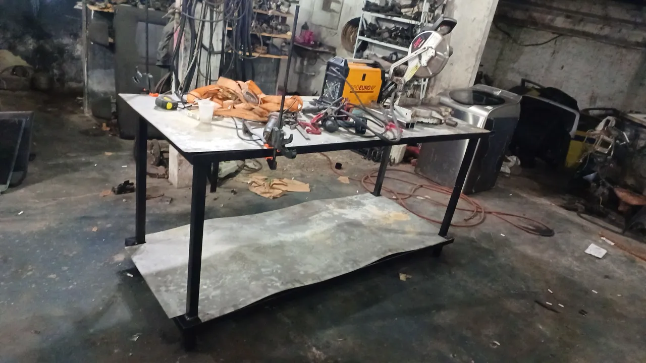 Mesa bancada de trabalho reforçada