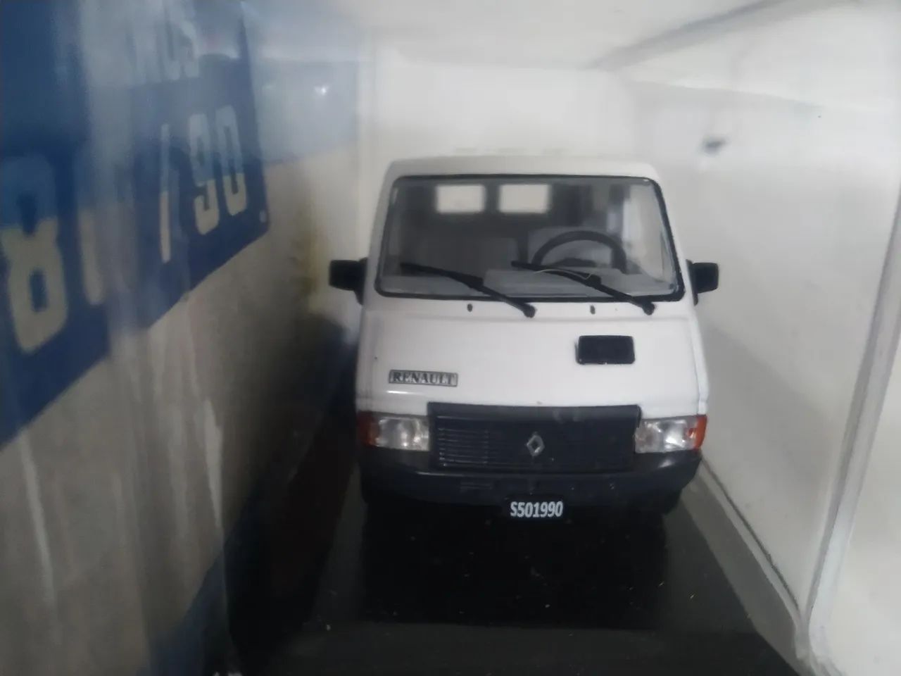 Renault Trafic Blanc 1986 – Miniature 1/43 IXO – Collection Véhicule Utilitaire