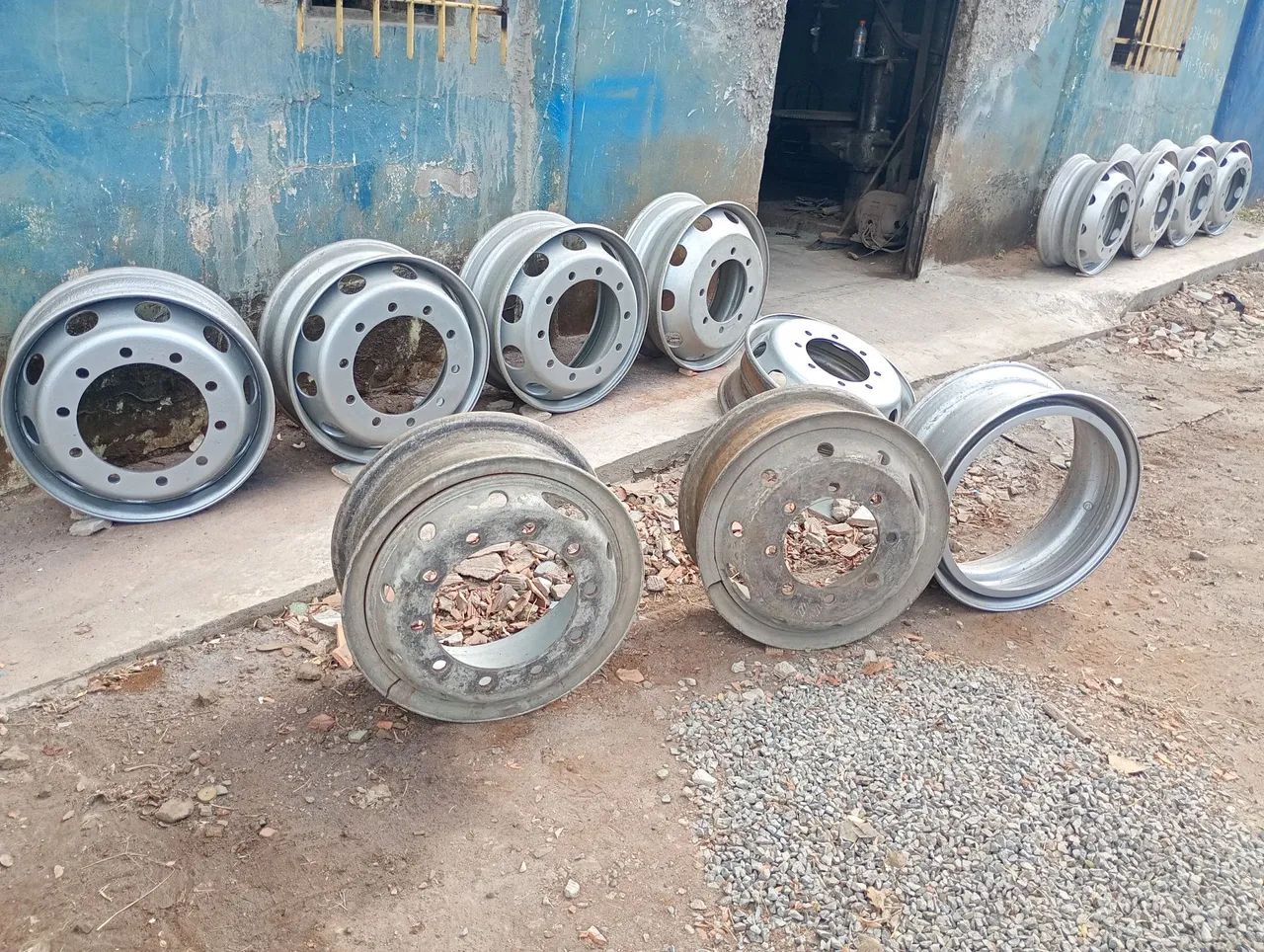 Vendo rodas 275 ou 295 - Foto 2