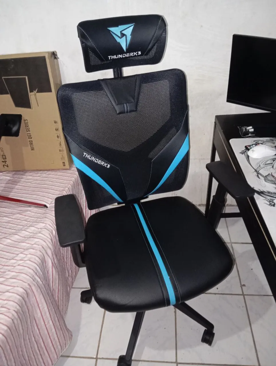 Cadeira ThunderX3 3 semanas de uso