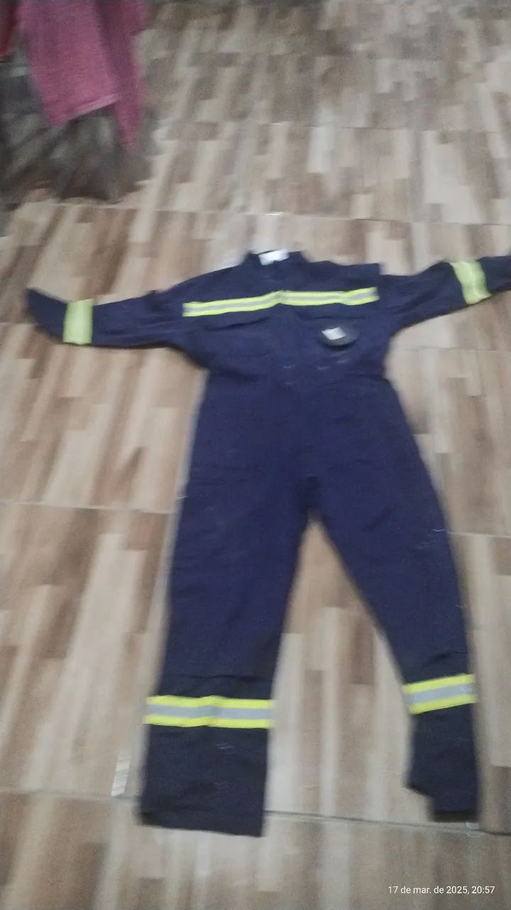 Macacão de trabalho azul com detalhes refletivos - Foto 2