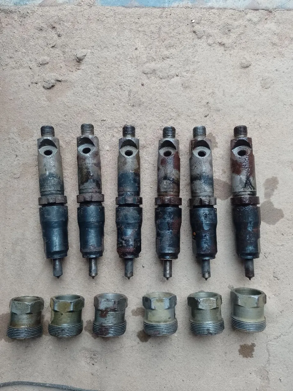 6 Bico injetor original da marca Bosch. KDAL 74 S-3/19. 1113/1519 Mercedes Benz (usado)