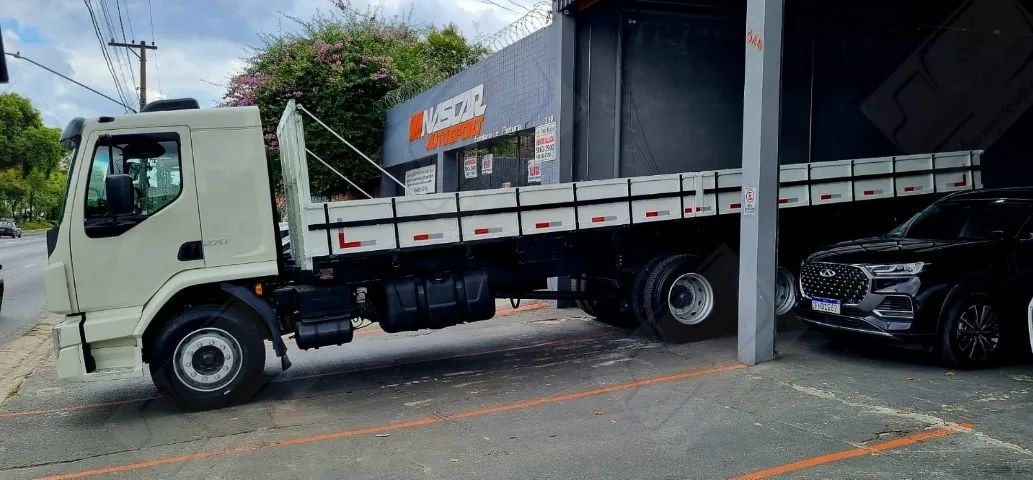 Volvo VM 270 6x2 Cabine Leito - 2022 (Apenas 57.000 km Original) - Foto 5
