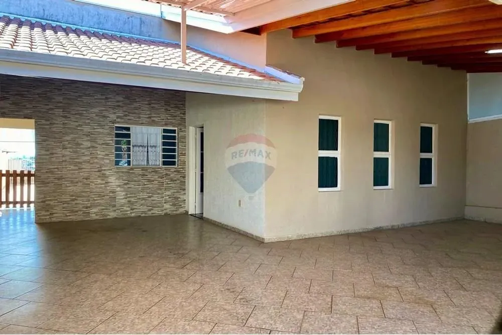 Casa à venda em Mogi Guaçu - Jardim Itamaraty - 3 Quartos (1 suíte) - AC: 140m²