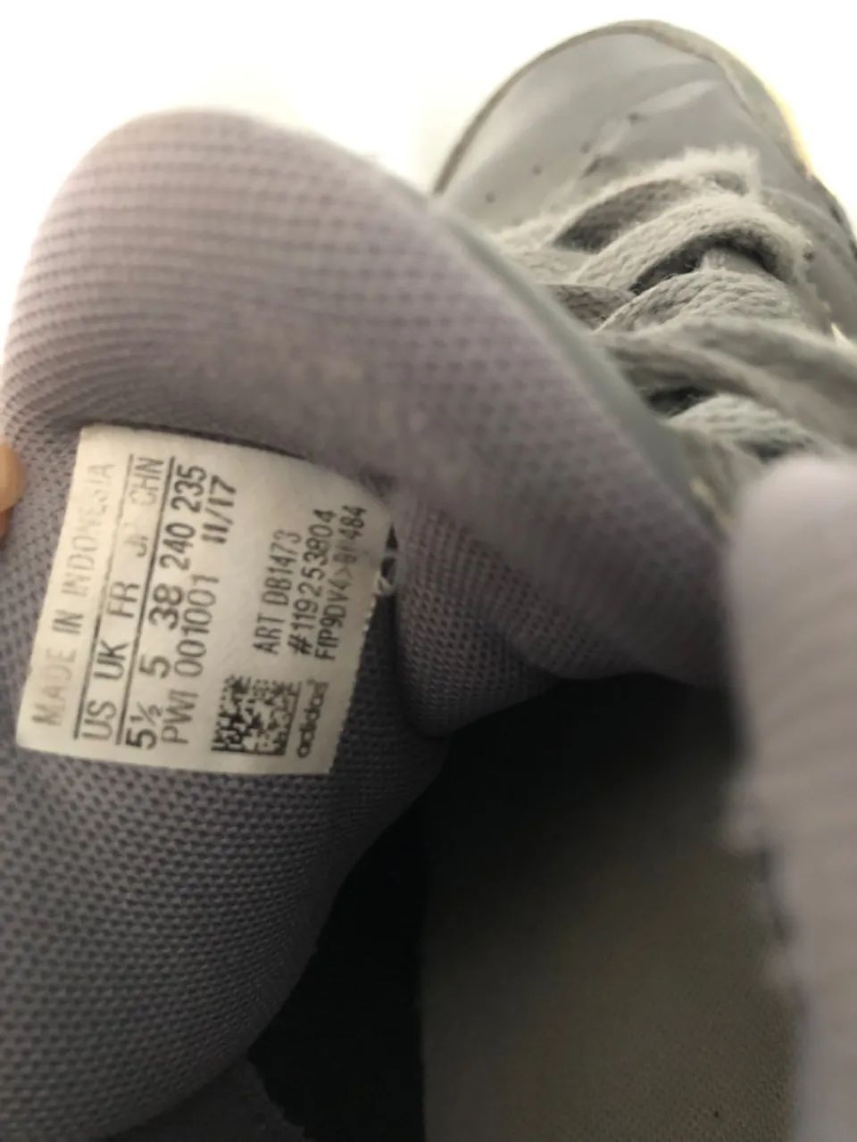 Tênis Adidas Cinza - Conforto e Estilo - Foto 4