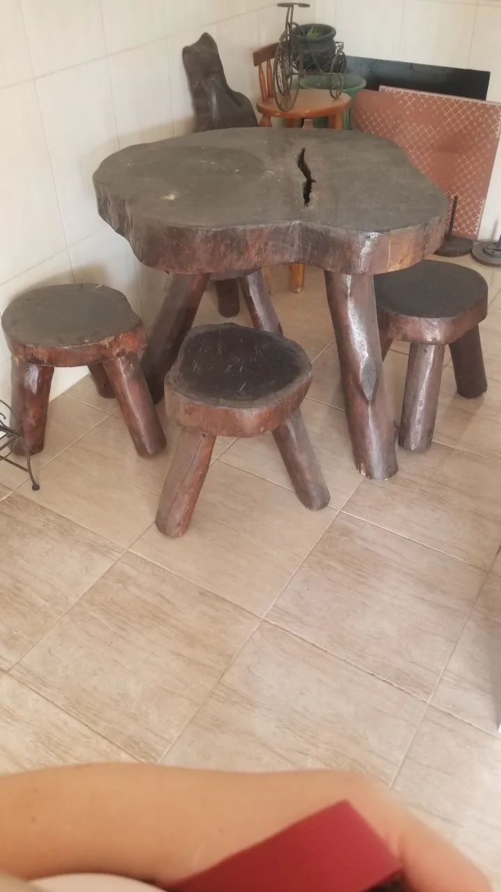 Mesa rustica Tora madeira inteira  + 4 bancos  - Foto 4
