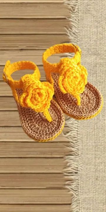 Sandálias de crochê Botão de Rosa 10cm