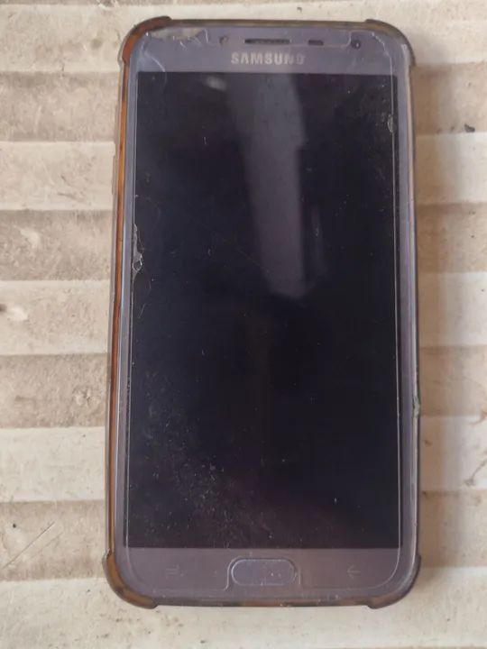 Celular Samsung Galaxy J5 - Tela Quebrada