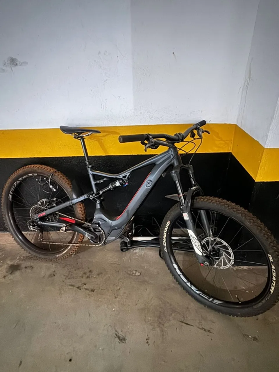 Specialazed turbo levo