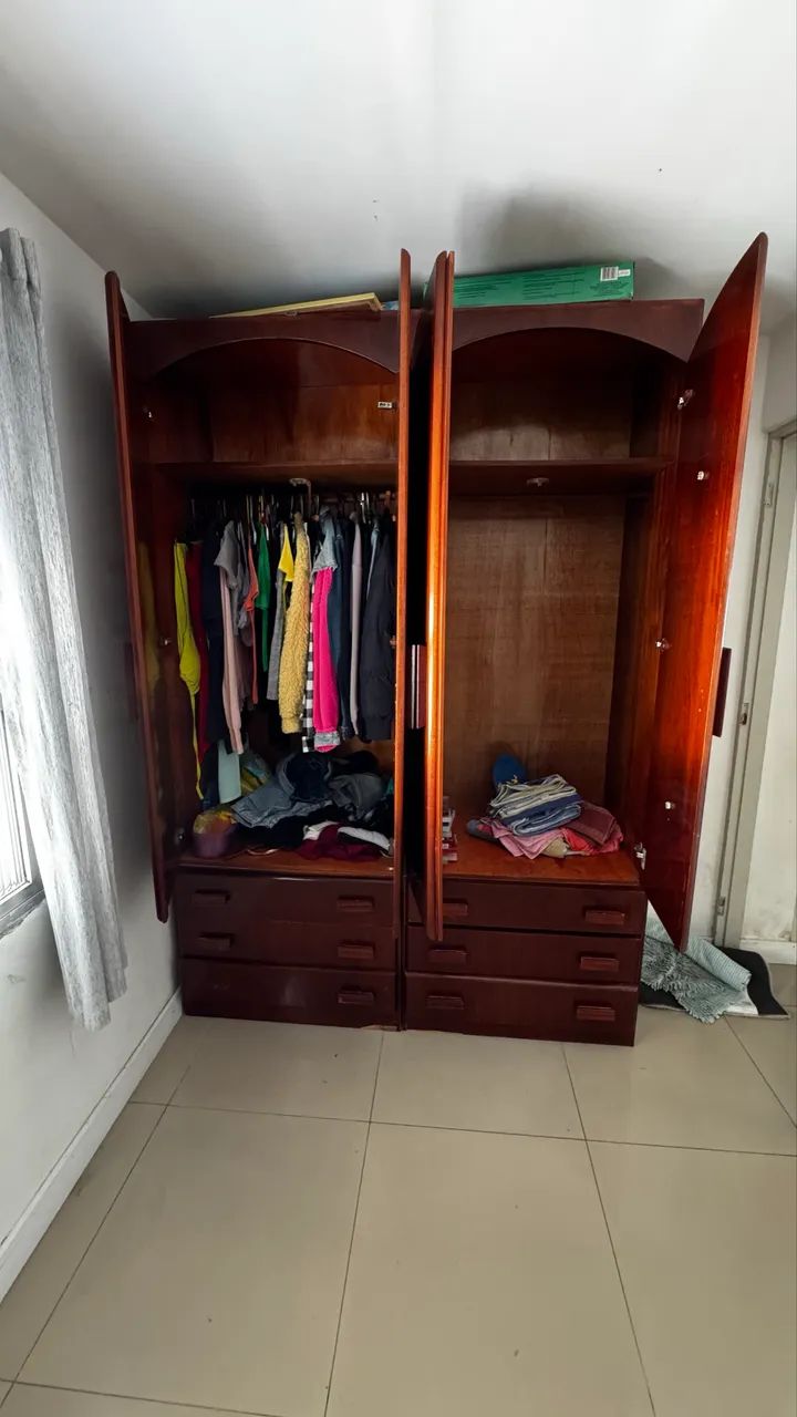 Guarda roupa com gavetas - Foto 3