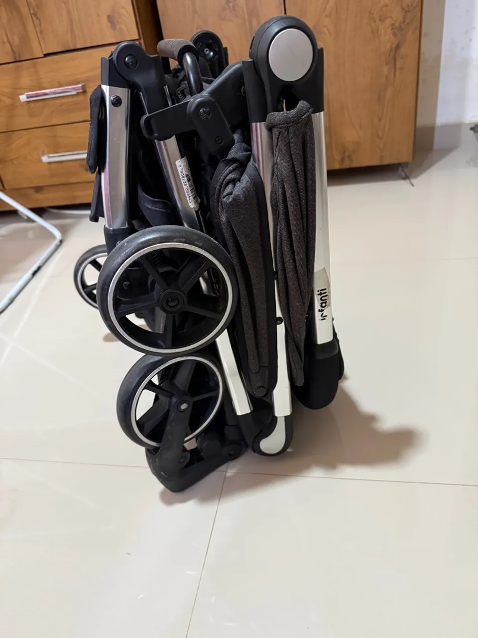 Carrinho de bebê Infanti dobrável