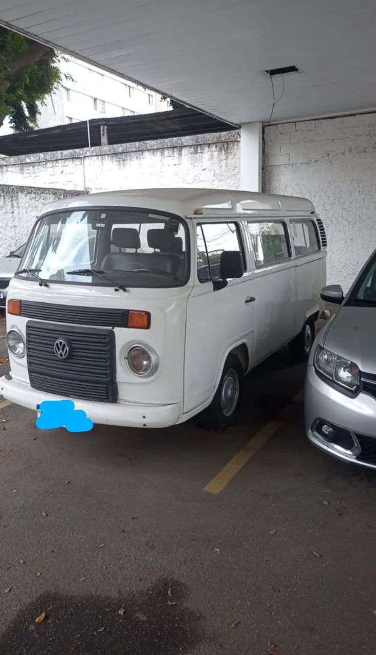 Kombi 2011 / 12 Lugares 