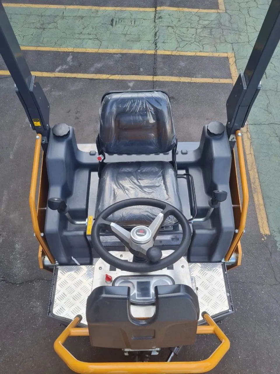 Rolo Vibratório St35000 Motor Yanmar 3tnv88 - Foto 5