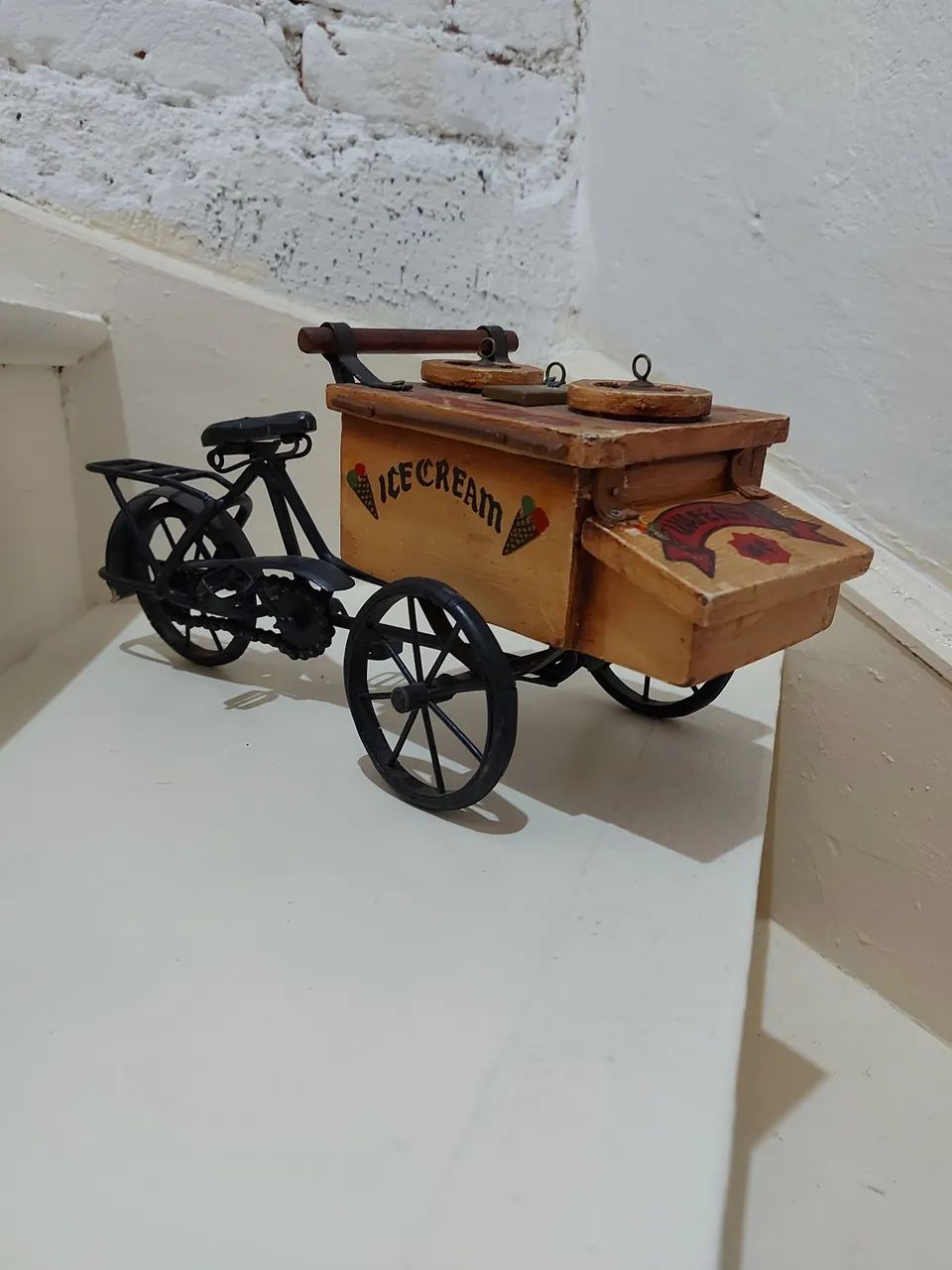 CARRINHO DE SORVETE EM MINIATURA ANTIGO - Foto 4