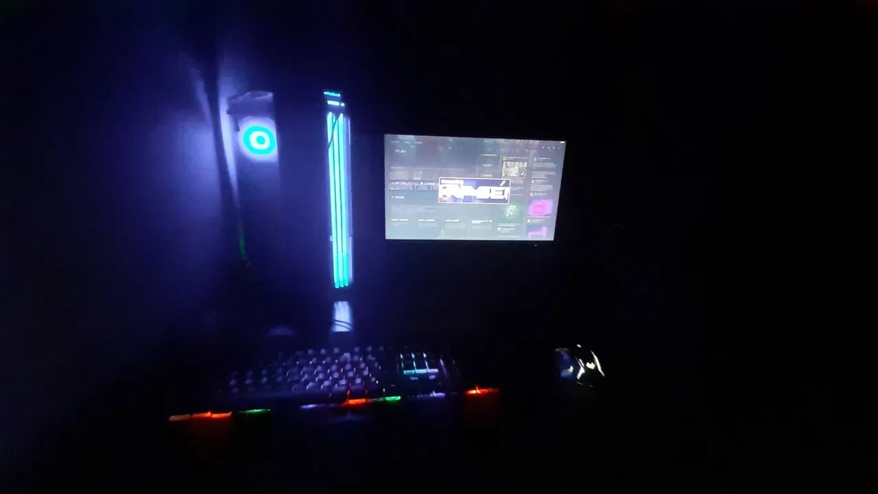 PC Gamer com iluminação RGB