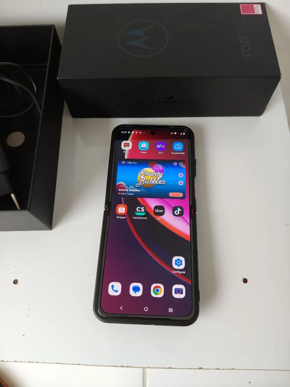 Razr 40 Ultra 5G 256GB 20GB completo semi-novo - Troco 