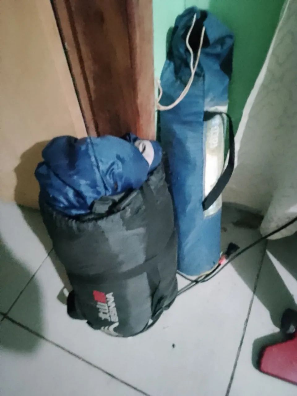 Barraca de camping e saco de dormir 130 inf *