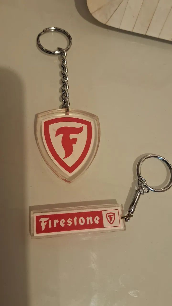 Firestone 2 Antigos e Colecionáveis Chaveiros da Marca em estado de novos  - Foto 3
