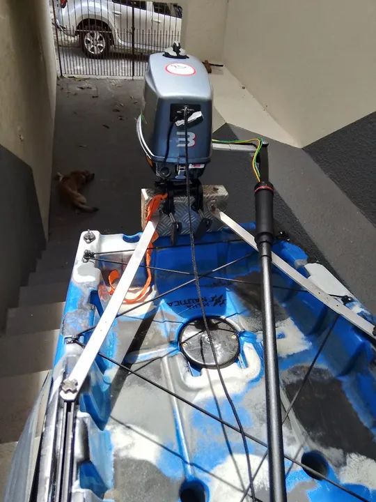 Caiaque iron com motor 6.500  - Foto 3