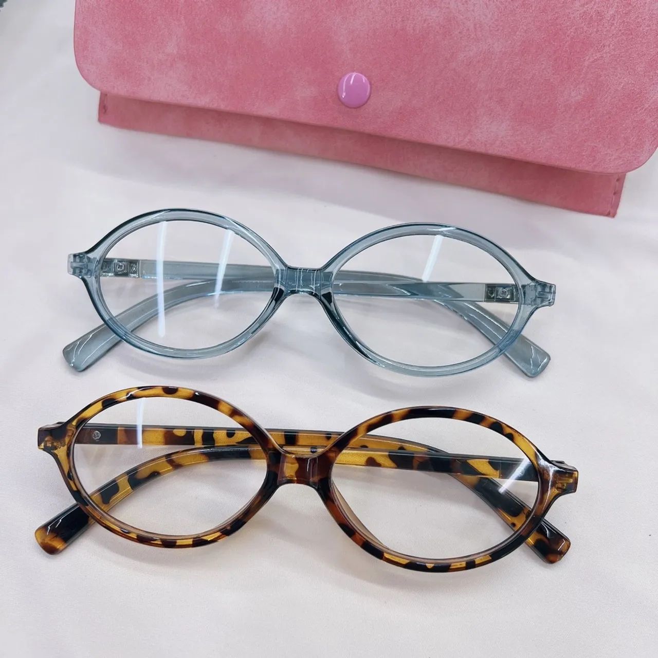 Óculos de Sol Miu Miu - Elegância e Estilo! - Foto 5